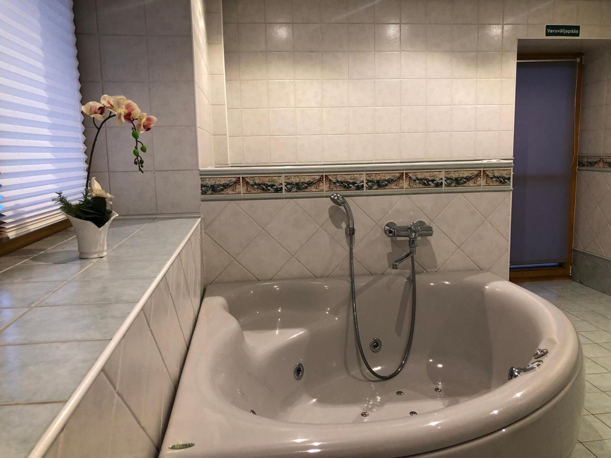 Riia Villa Тарту Экстерьер фото