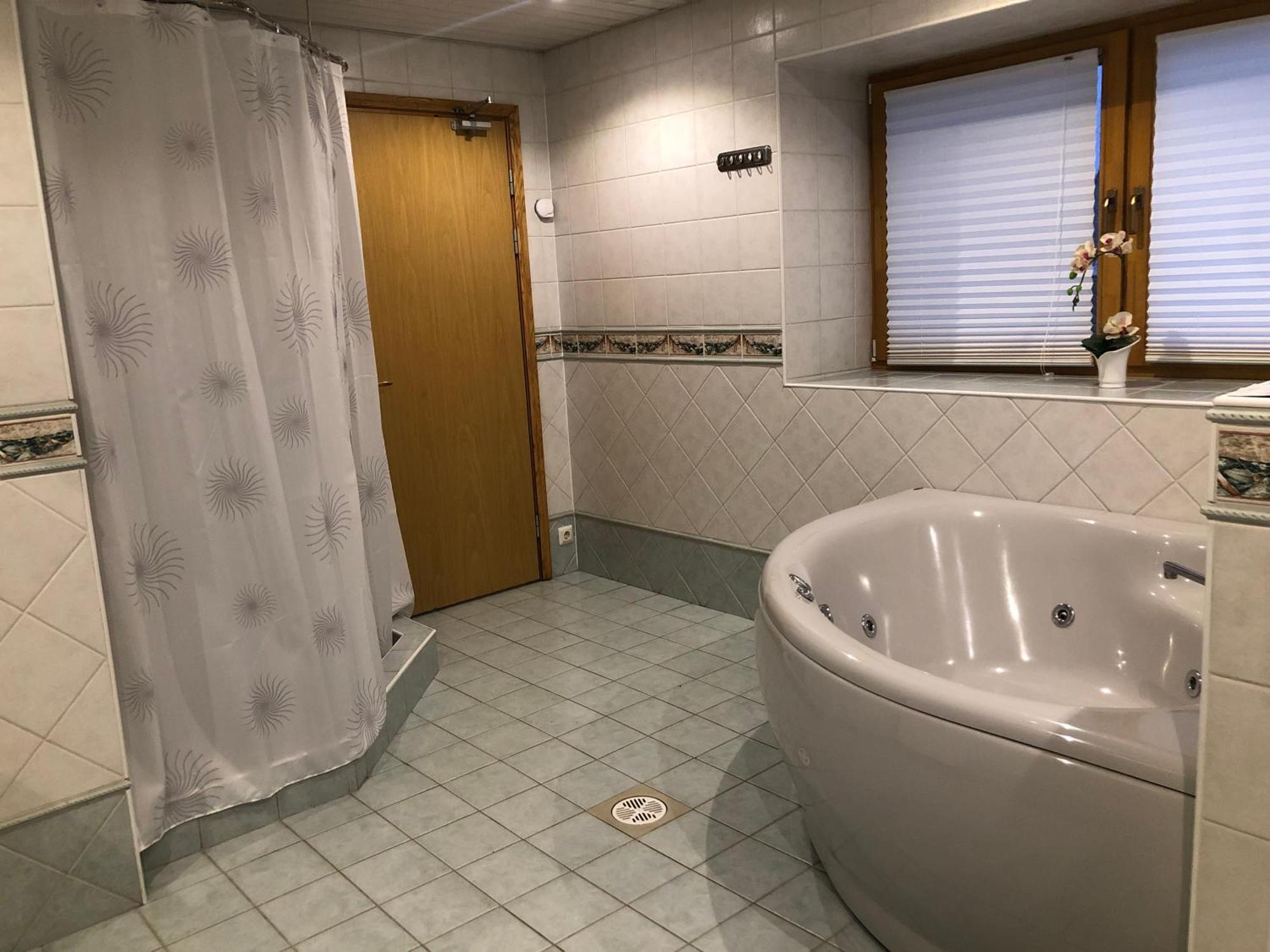 Riia Villa Тарту Экстерьер фото